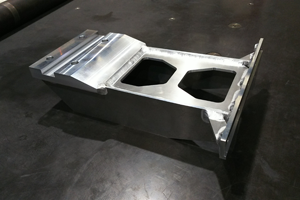 アルミ溶接構造部品